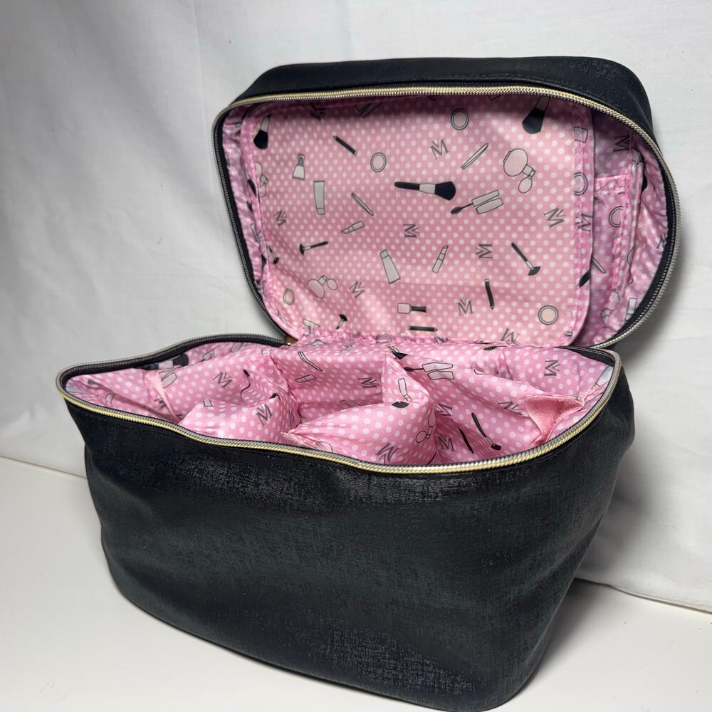 Black Unbranded Travel Makeup Bag Removable Inside Multiple Pockets Tassel Zip